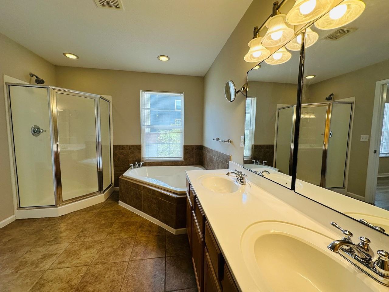 806 Blue Spruce Way - Photo 7 of 26
