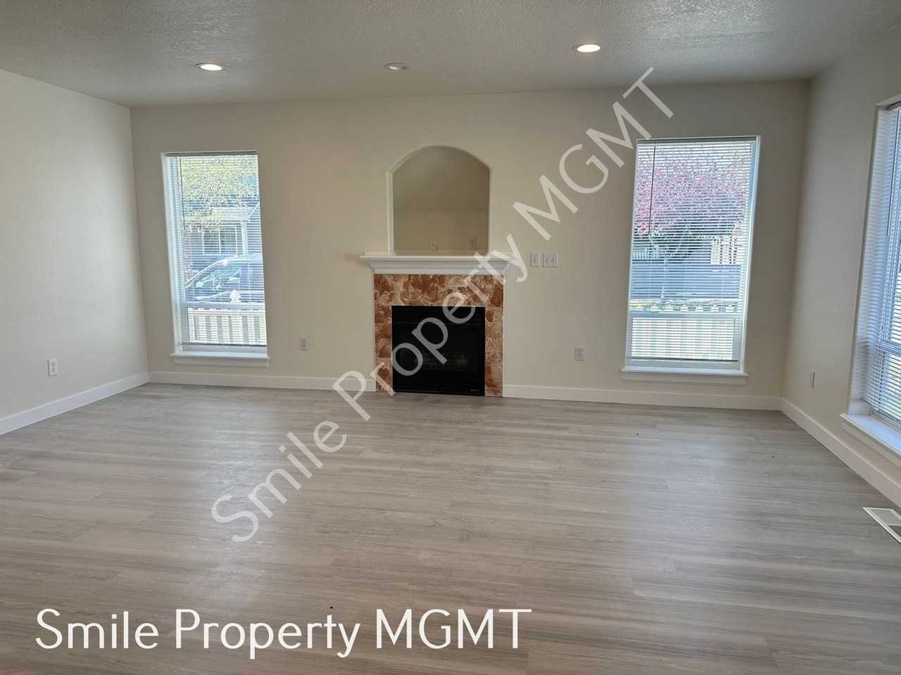 8504 Se Raymond Ct #A - Photo 4 of 18