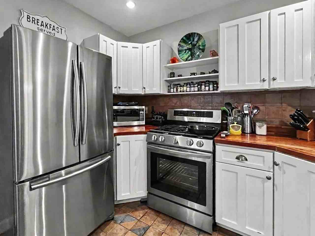 1039 Reese Ave - Photo 5 of 42