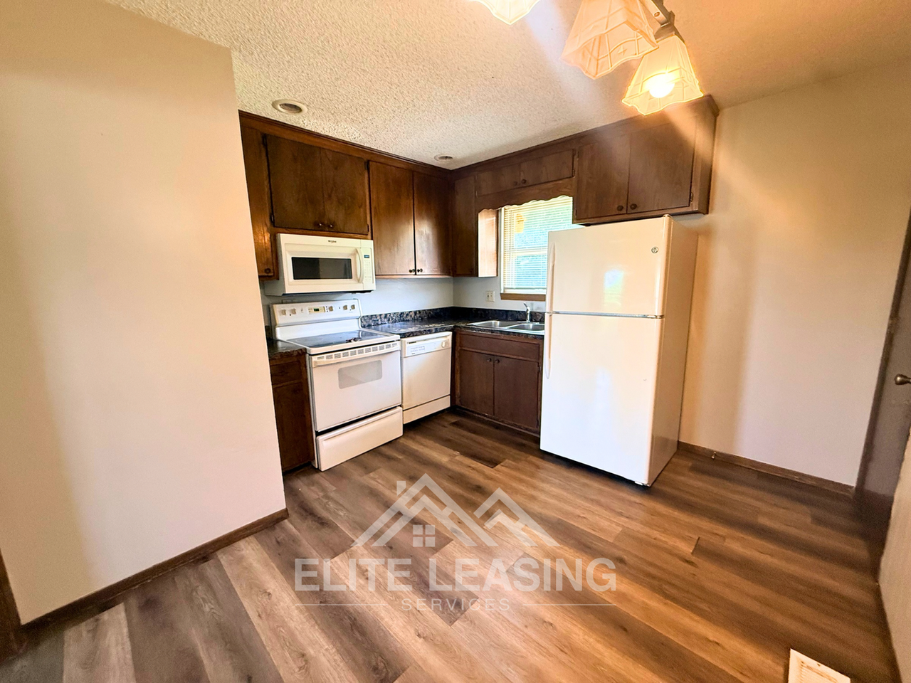 2745 Sw Arrowhead Rd - Photo 3 of 7