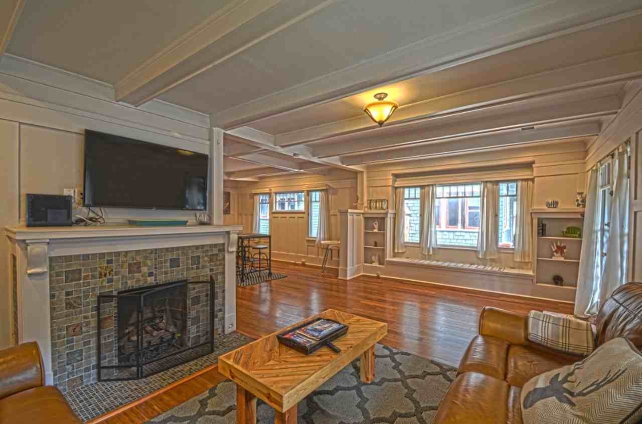 2642 2nd Ave - Photo 4 of 29