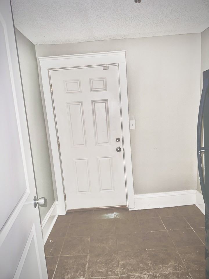 1905 Ivy St #NA - Photo 6 of 22