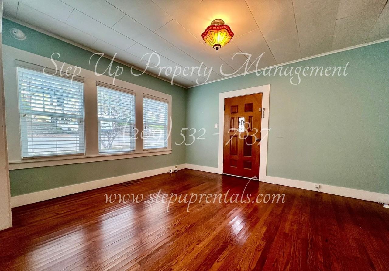 273 Lyons St - Photo 2 of 23