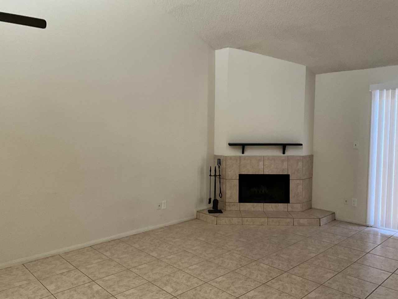 5122 E Edgemont Ave - Photo 3 of 10