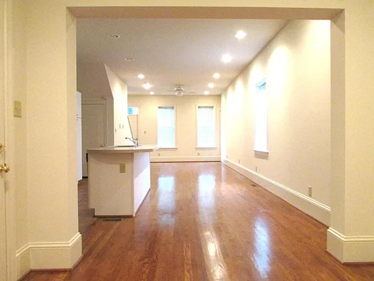 5 S Plum St - Photo 2 of 19