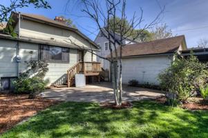 featured image of 228 Nw 11th St
