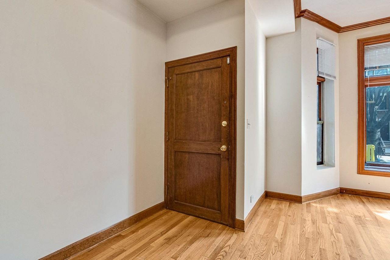 2622 N Wilton Ave - Photo 4 of 48