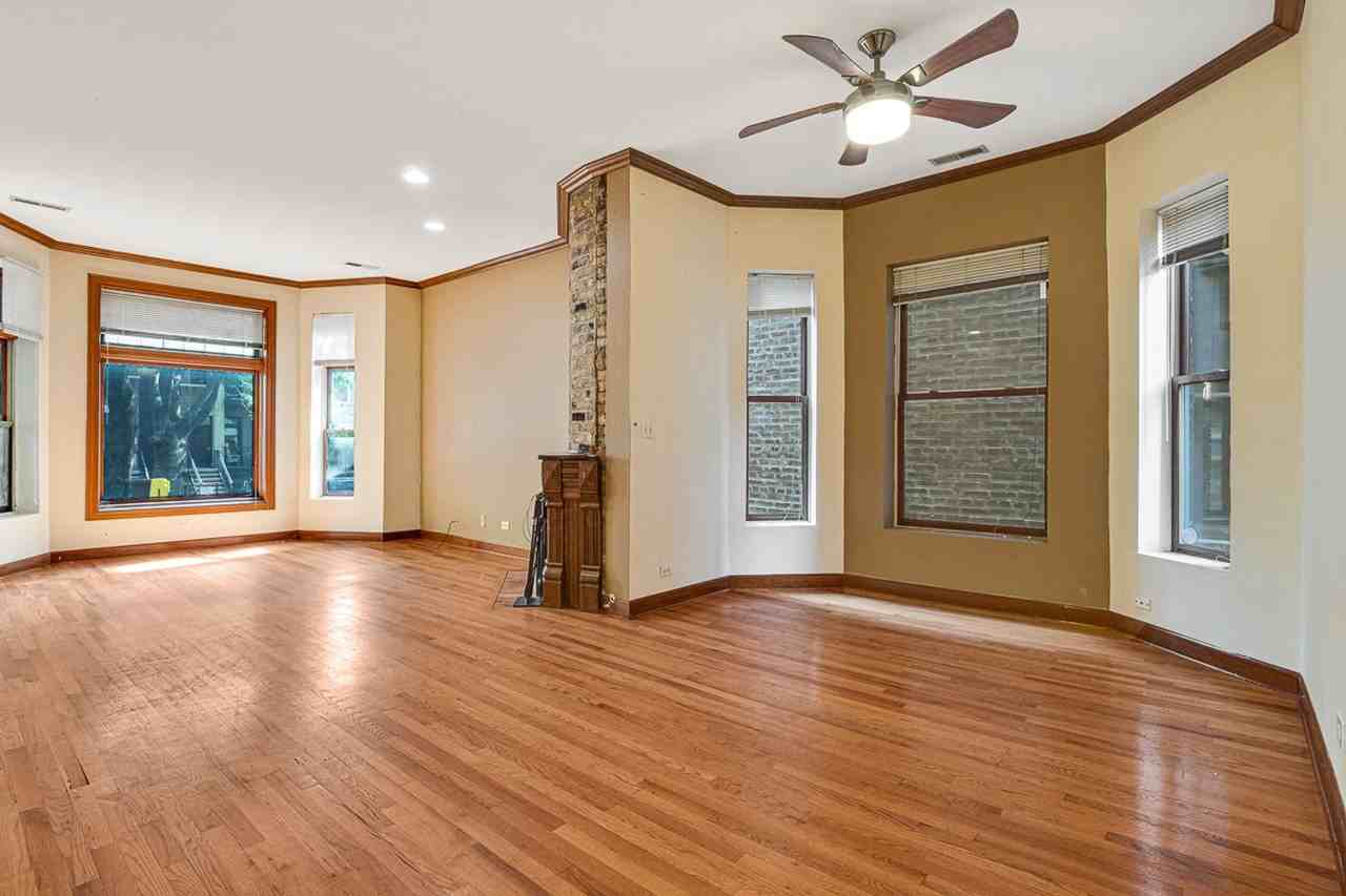 2622 N Wilton Ave - Photo 5 of 48