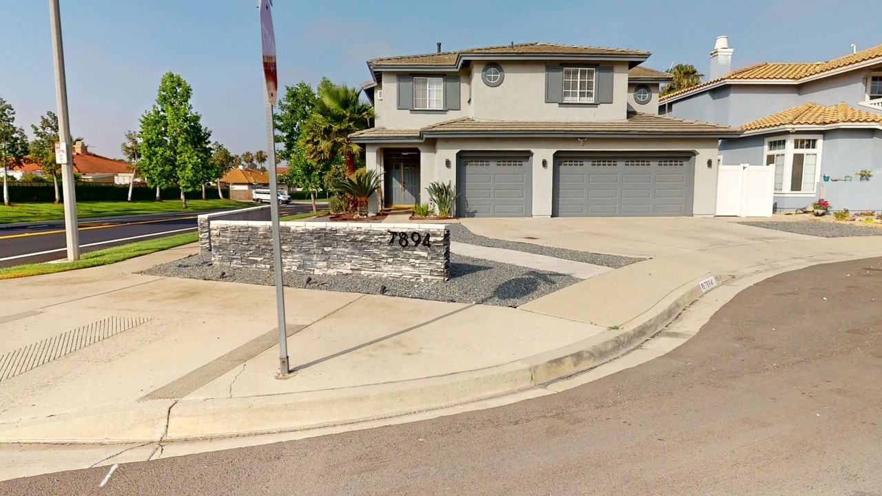7894 Ocean Ct - Photo 2 of 29