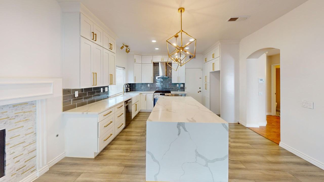 7894 Ocean Ct - Photo 6 of 29