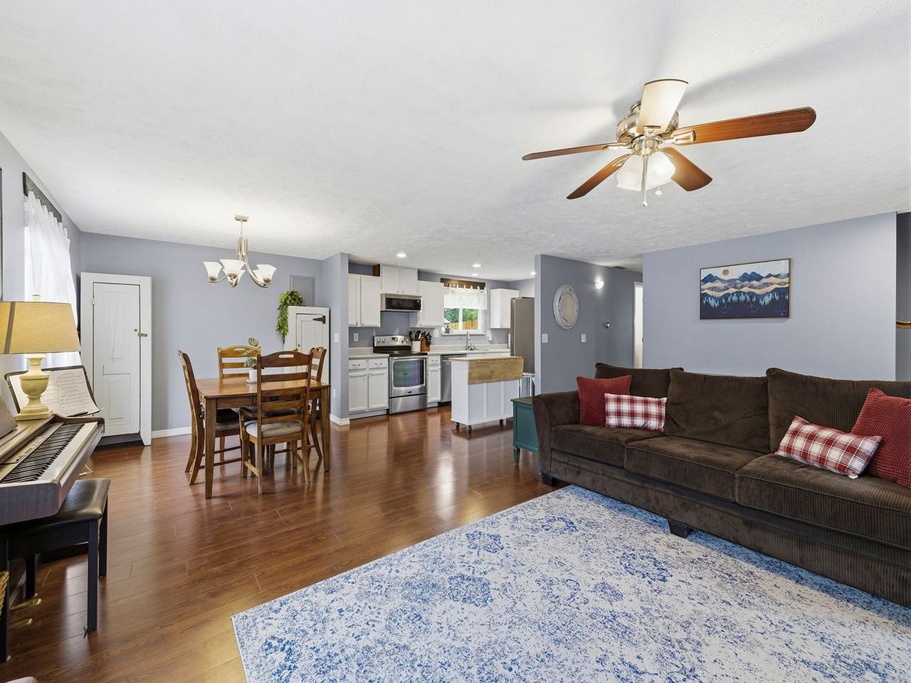 3130 Cockney St - Photo 4 of 22