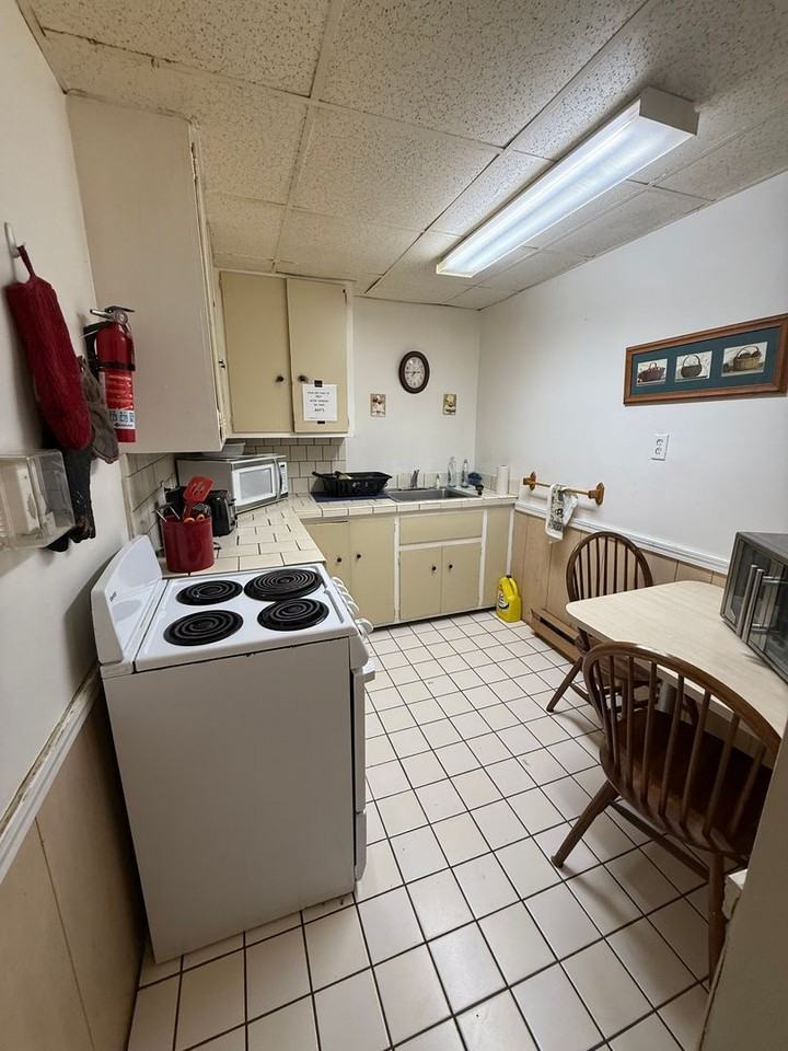 39 39 A-F Prospect Street - Photo 6 of 8
