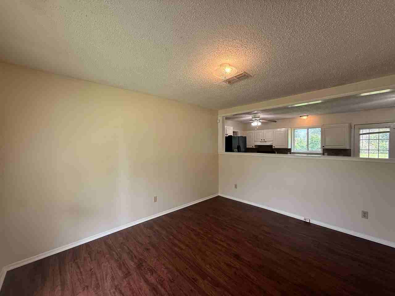 3979 Stuart Ave - Photo 4 of 23