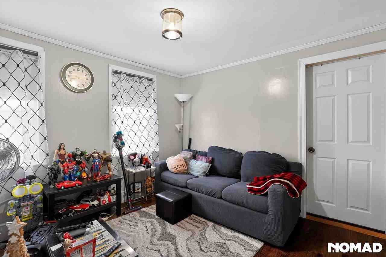 38 Prescott St - Photo 2 of 18