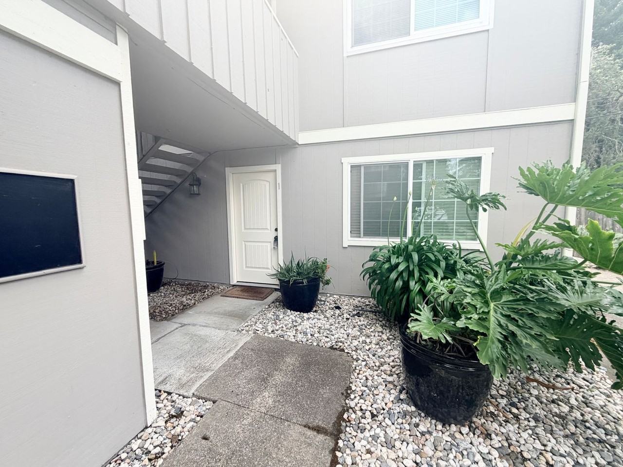 92 Hendley St - Photo 2 of 11