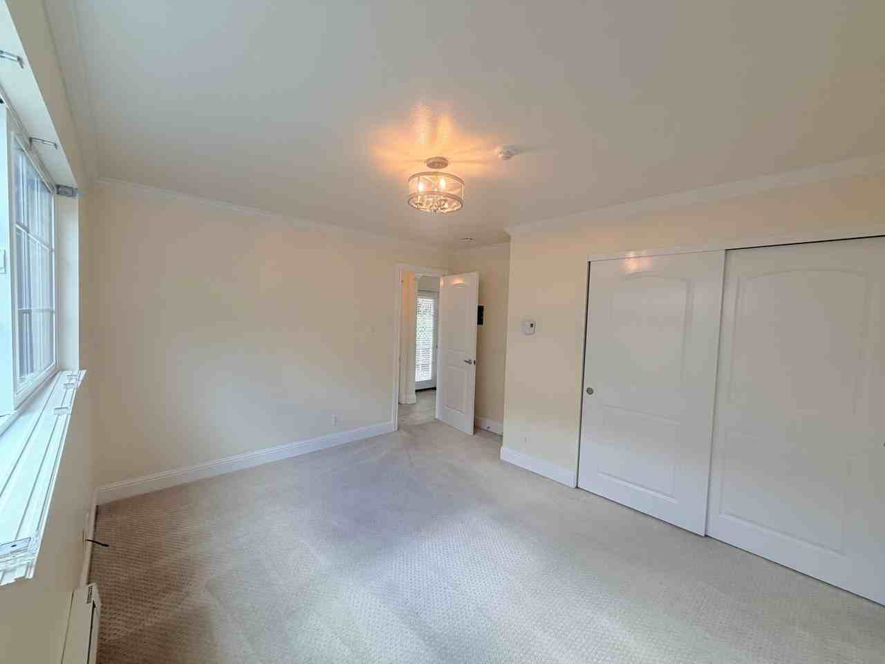 92 Hendley St - Photo 7 of 11