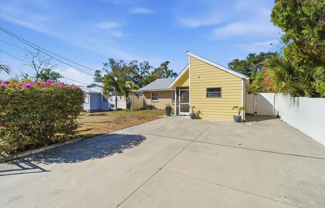 305 N Conrad Ave - Photo 2 of 46