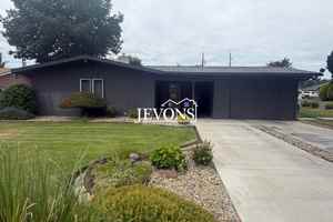 featured image of 200 S 69th Ave