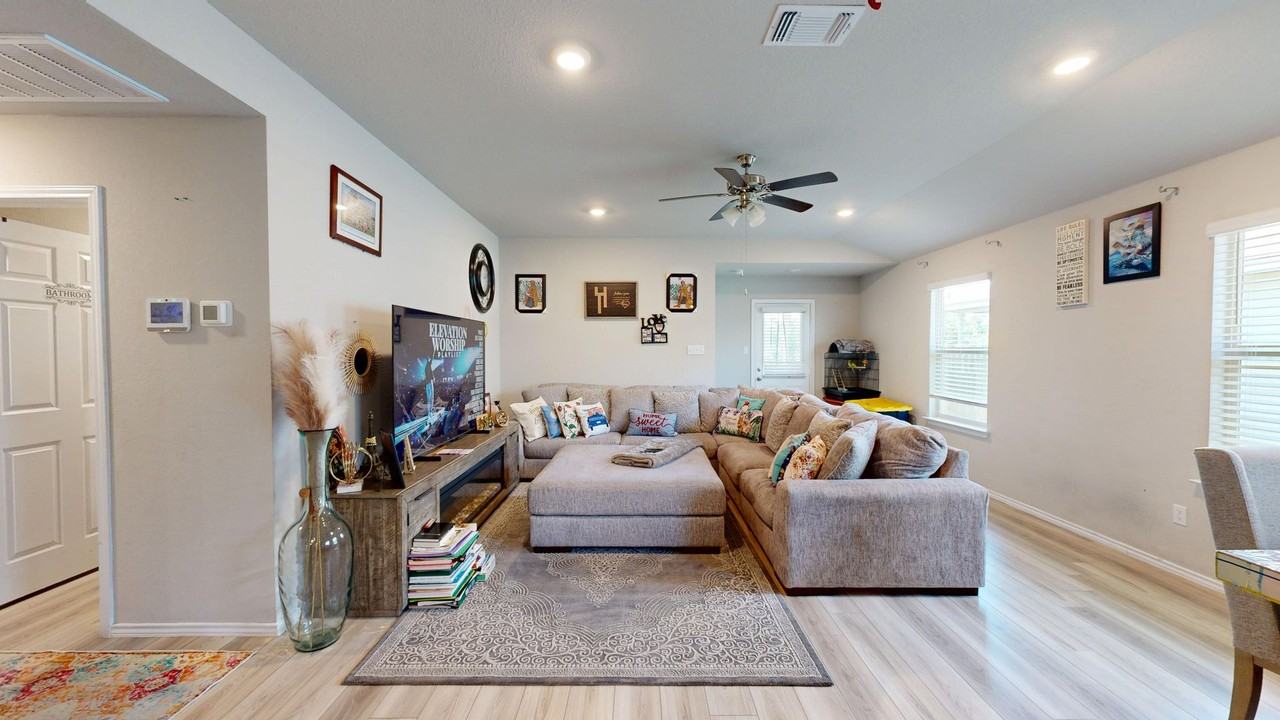8605 Cantera Ridge Rd - Photo 3 of 23