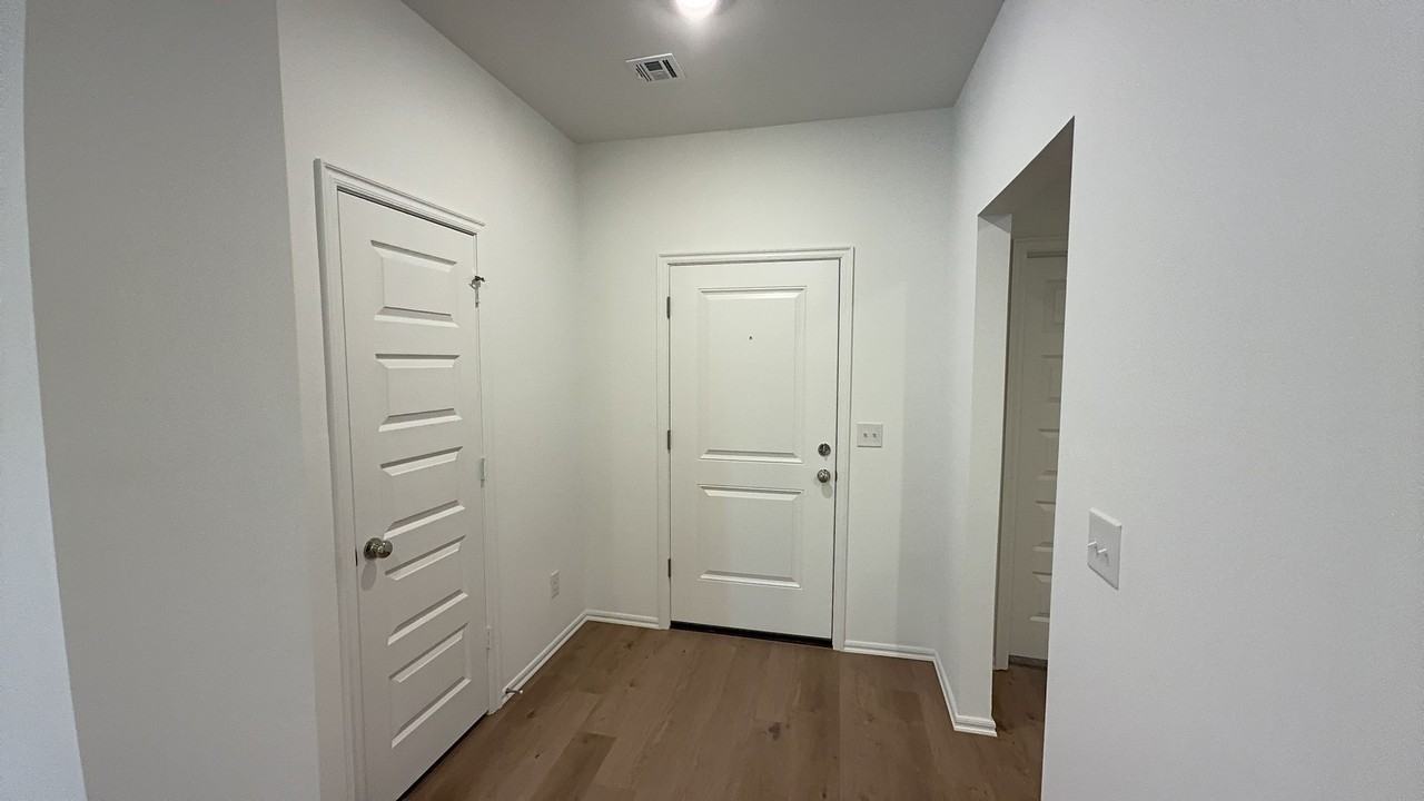 4004 Dutch Ln - Photo 2 of 21