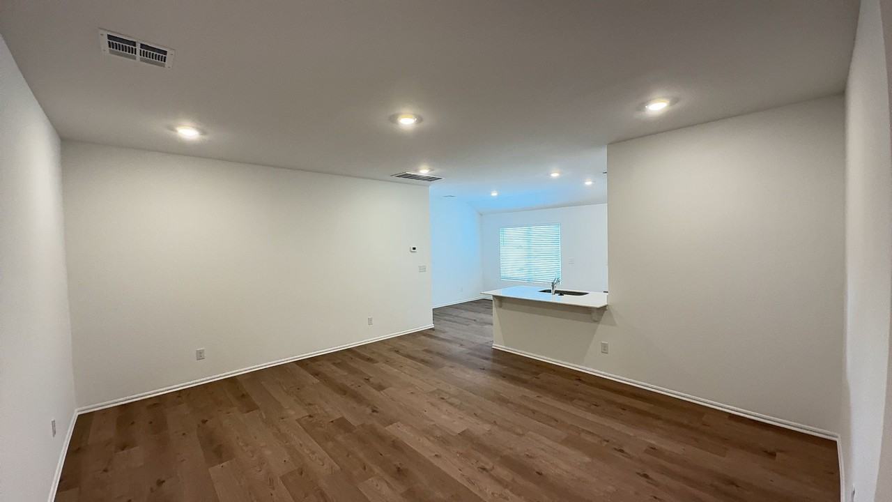 4004 Dutch Ln - Photo 3 of 21