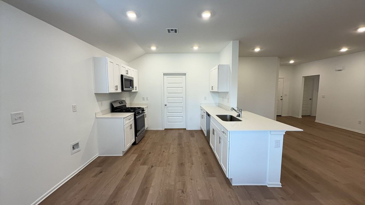 4004 Dutch Ln - Photo 5 of 21