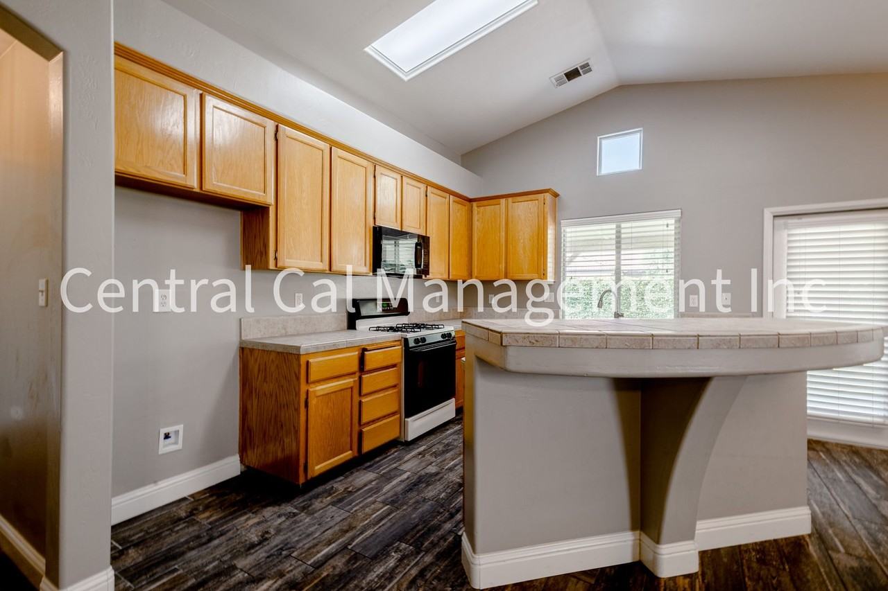 9912 Grand View Summit Dr - Photo 6 of 23