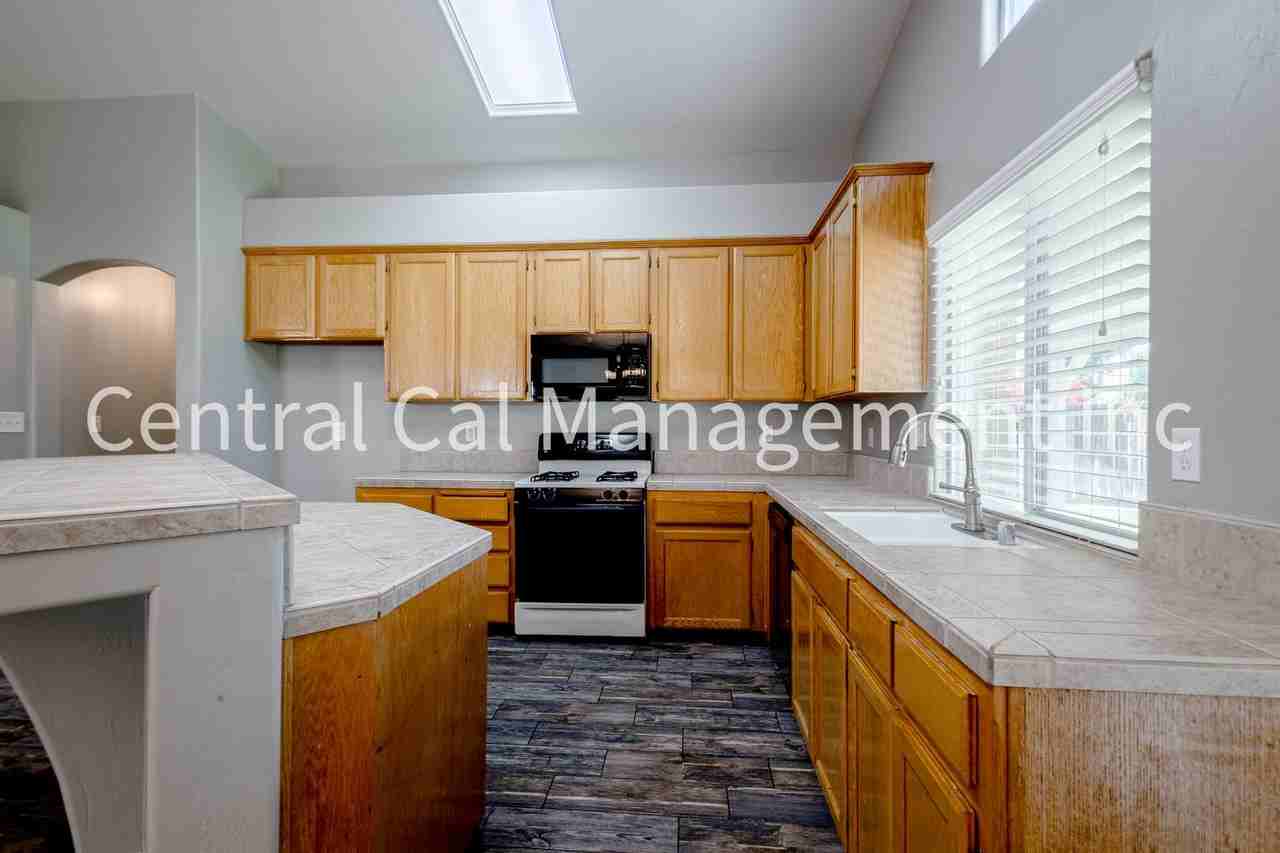 9912 Grand View Summit Dr - Photo 7 of 23