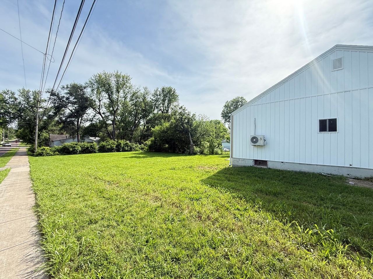 2602 W College St - Photo 3 of 15