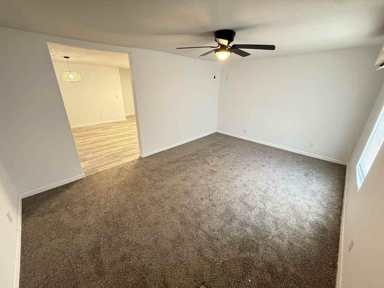 2602 W College St - Photo 5 of 15