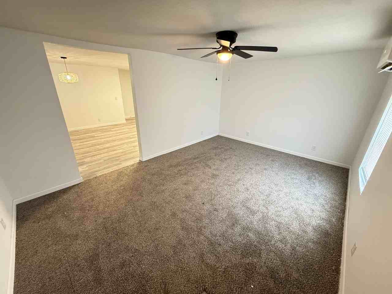 2602 W College St - Photo 6 of 15