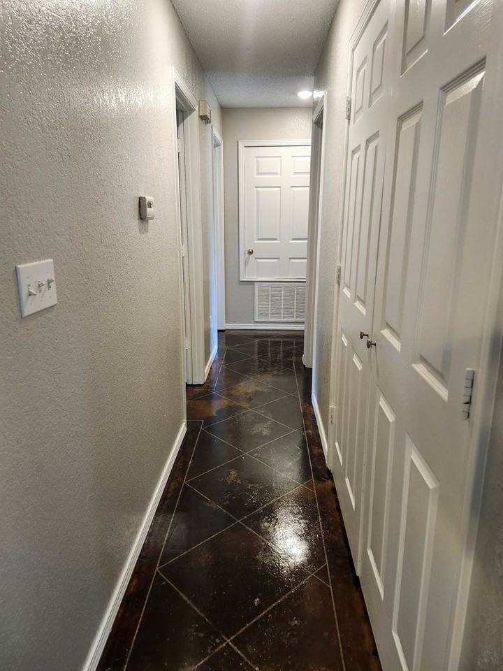 1818 Watts Rd - Photo 6 of 15