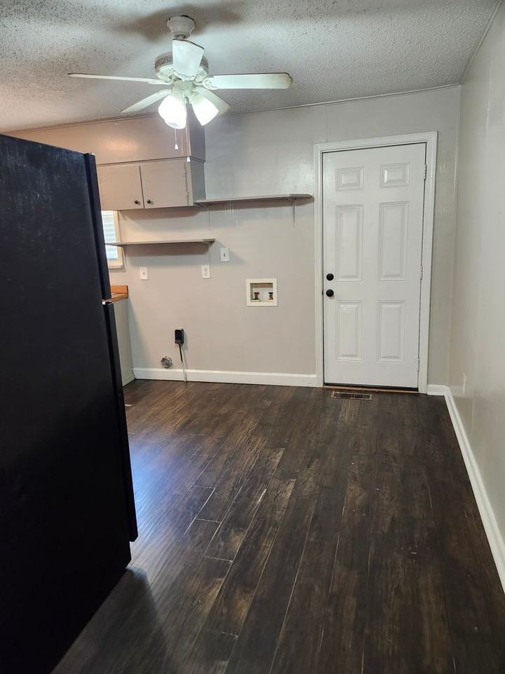 904 Sherris Ln - Photo 4 of 12