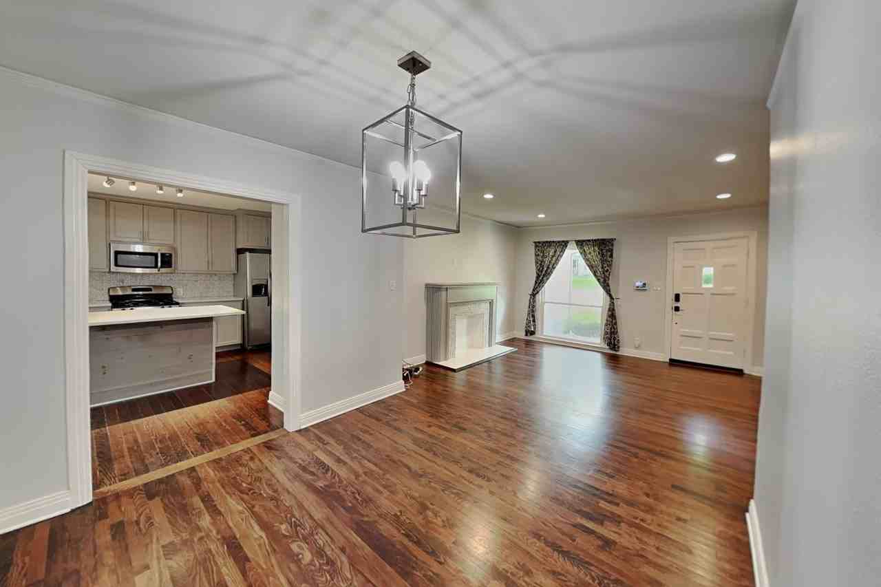4225 Lovell Ave - Photo 3 of 19