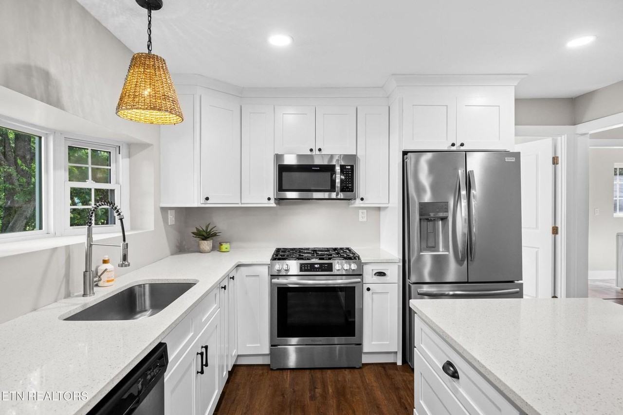 2805 Mint Rd - Photo 7 of 26
