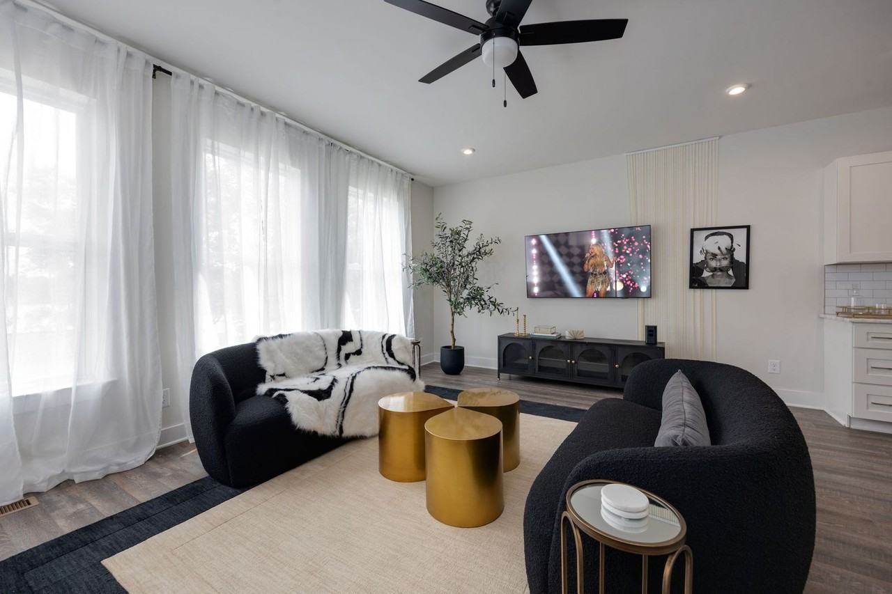 5621 Lenox Ave #3 - Photo 4 of 23