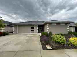 featured image of 304 E Stanford Ave