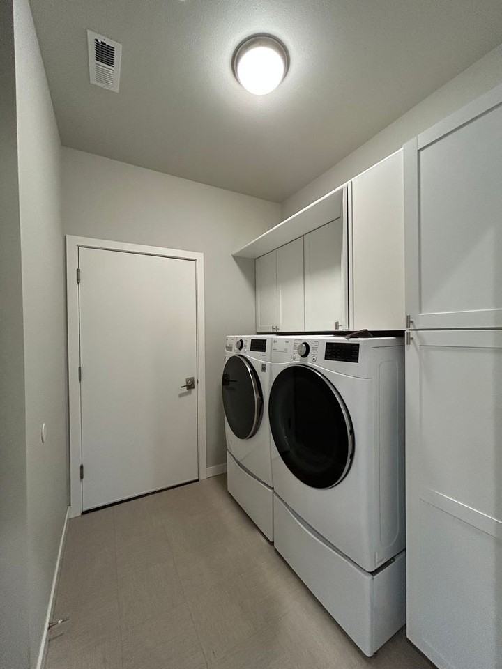 304 E Stanford Ave - Photo 6 of 19