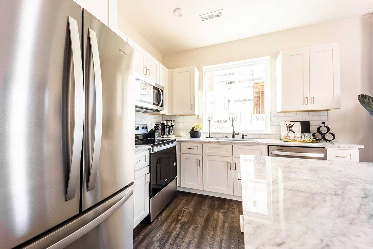 234 Oceola Ave - Photo 5 of 24