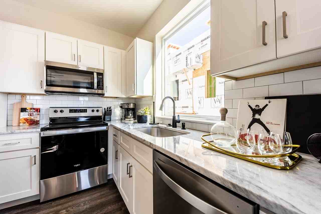 234 Oceola Ave - Photo 6 of 24