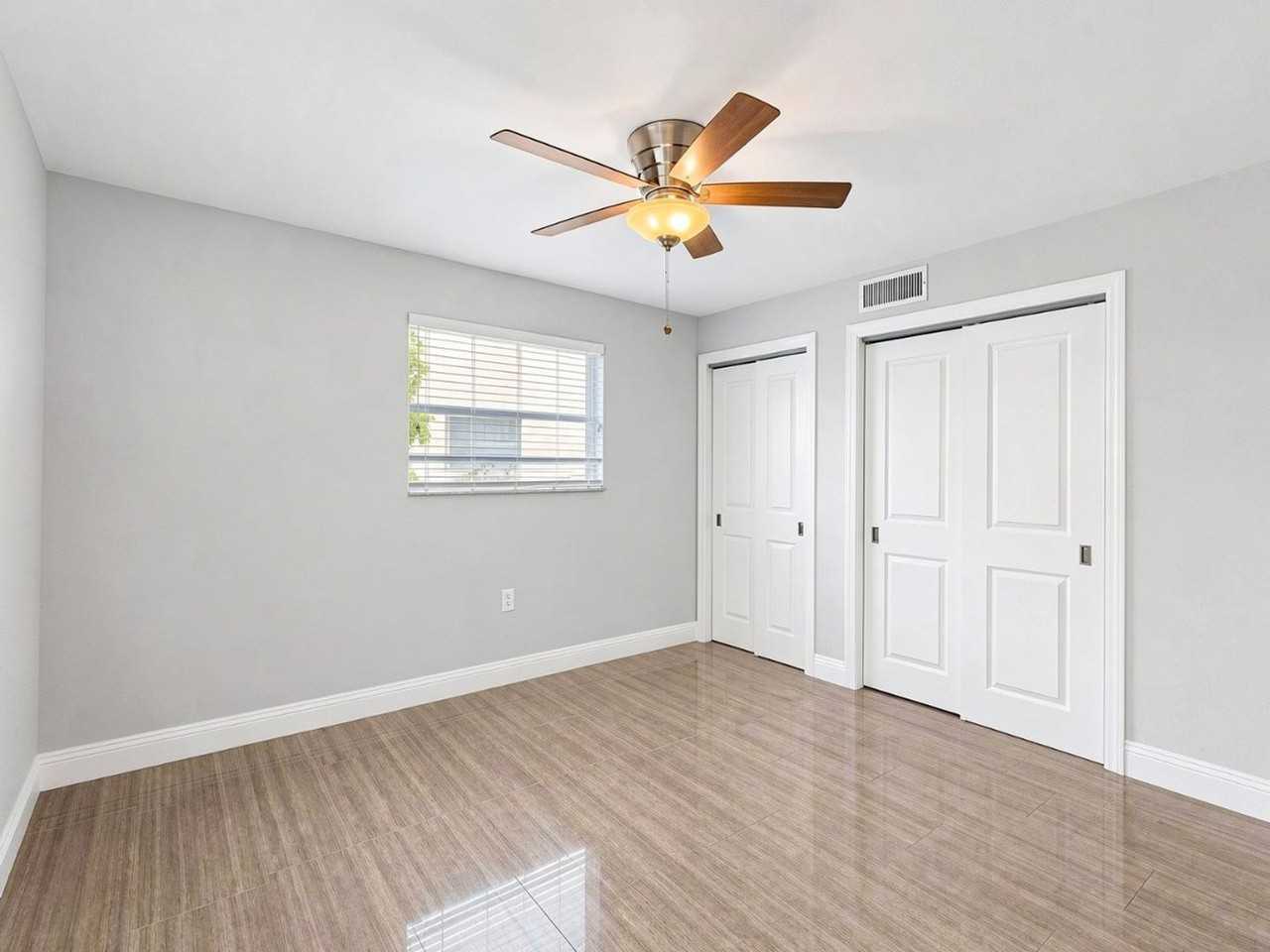 681 Palm View Dr - Photo 5 of 14