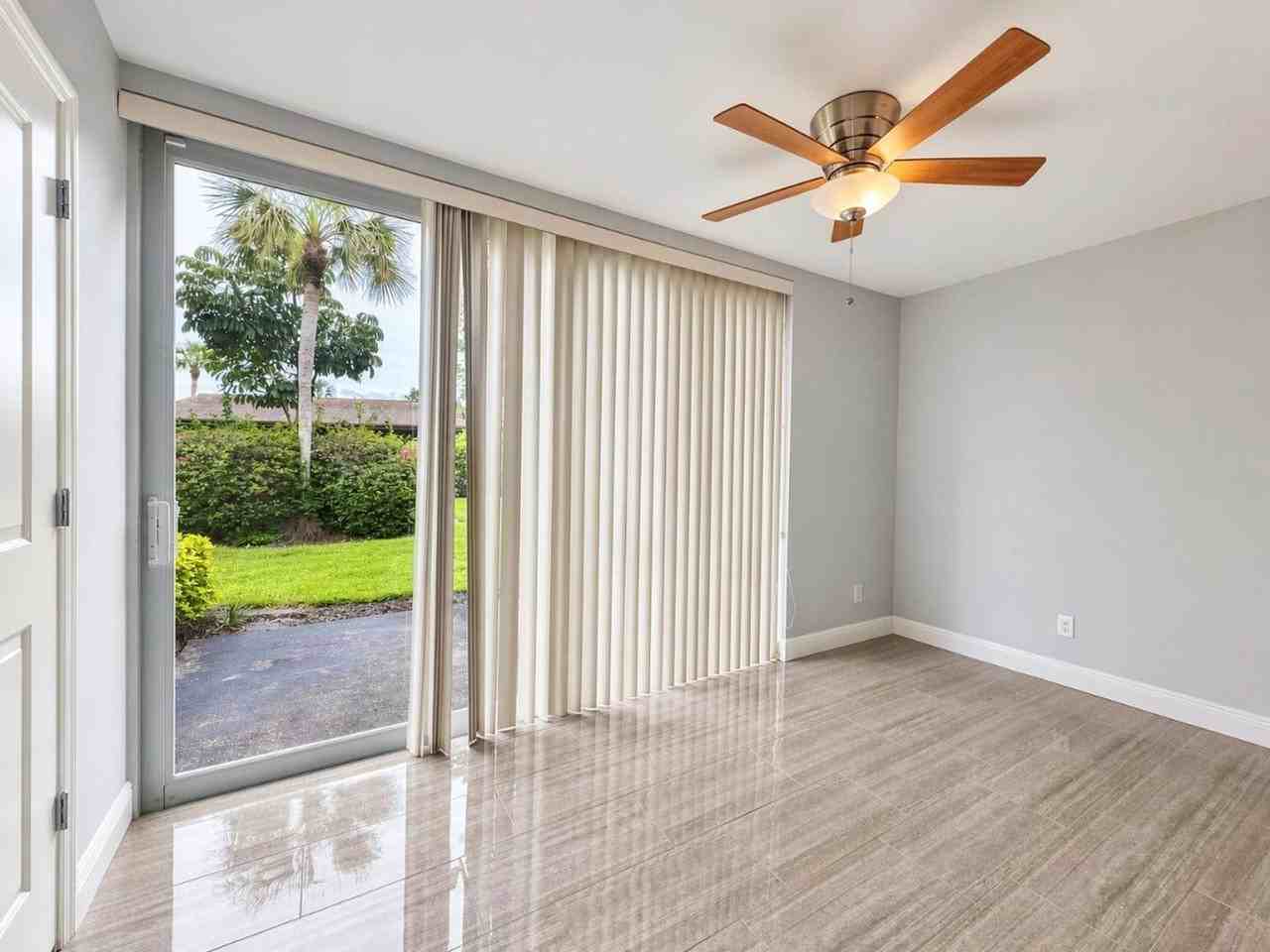 681 Palm View Dr - Photo 7 of 14
