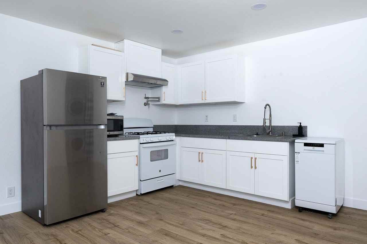 4578 Saviers Rd - Photo 4 of 25