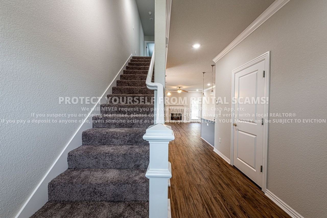 2910 S 7th St - Photo 3 of 17