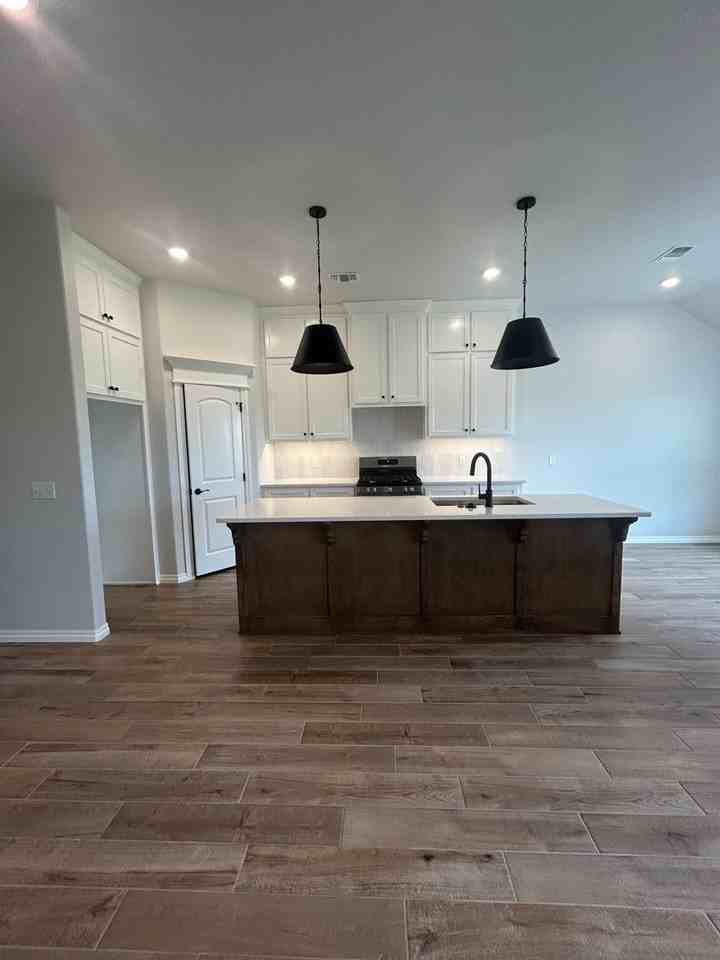 2300 Nw 170th St - Photo 5 of 19