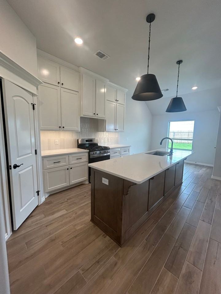 2300 Nw 170th St - Photo 6 of 19