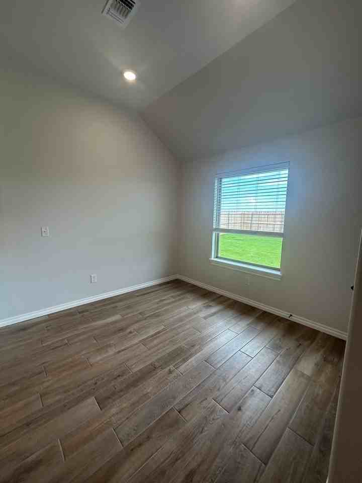 2300 Nw 170th St - Photo 7 of 19