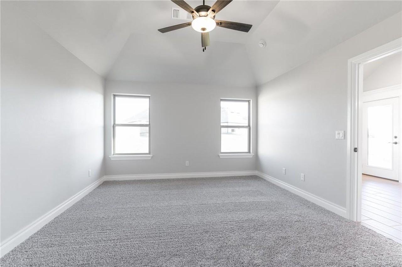 11520 Nw 134th Ter - Photo 6 of 25