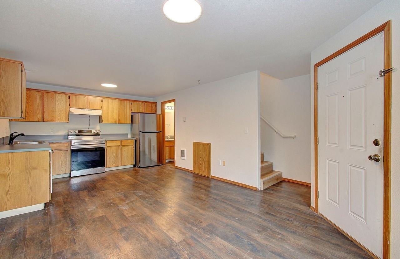 8601 Ne 21st Ave #D - Photo 4 of 23