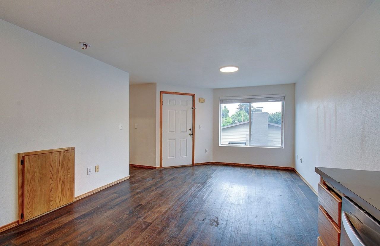 8601 Ne 21st Ave #D - Photo 5 of 23